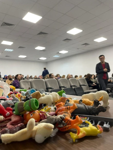 Bölümümüz Klinik Psikoloji Anabilim Dalı Başkanı Dr. Öğretim Üyesi Fatih Mehmet Aslan ; Yalova Valiliği Yalova İl Milli Eğitim Müdürlüğü önderliğinde Yalova ilinde çalışan Rehber Öğretmen ve Psikolojik Danışmanlara 28 Kasım 2024 